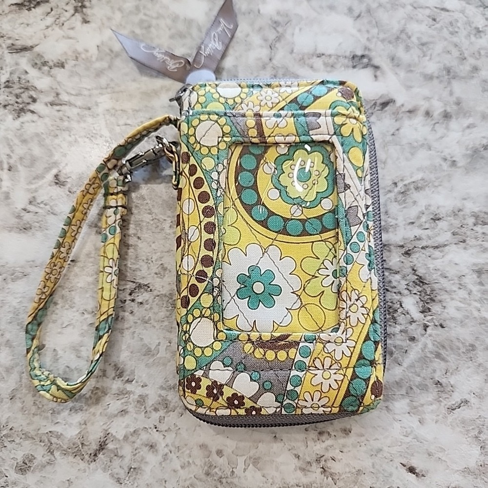 Vera Bradley Yellow‎ Green Printed Wristlet Id And Multiple Pockets